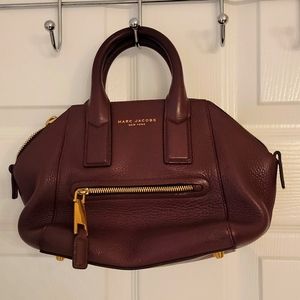 Small Marc Jacobs burgundy handbag with gold hardware